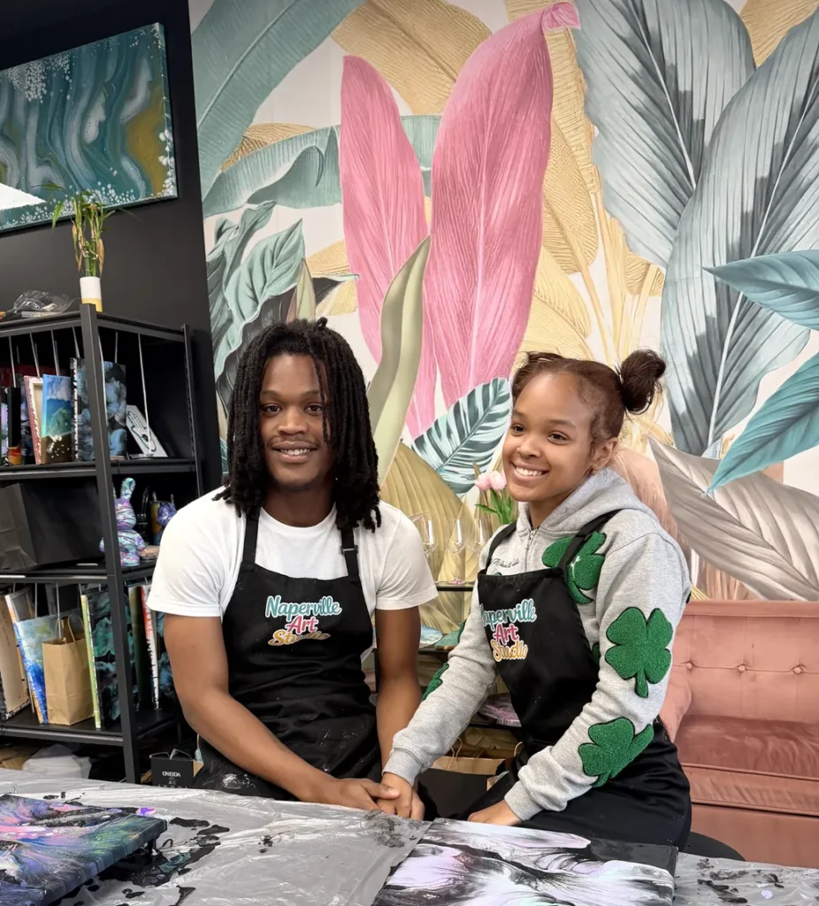 couple-fluid-art-canvases-date-night-naperville