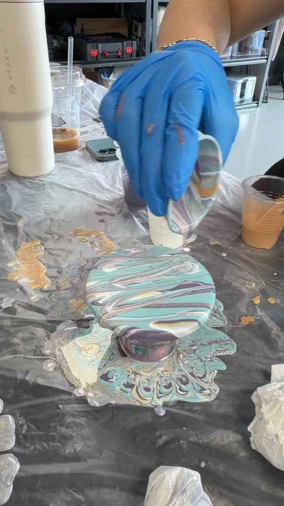 resin-pour-wood-round-naperville-art-studio