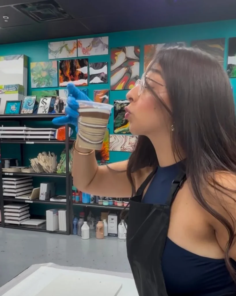 girls-night-resin-cup-pour-naperville-art-studio