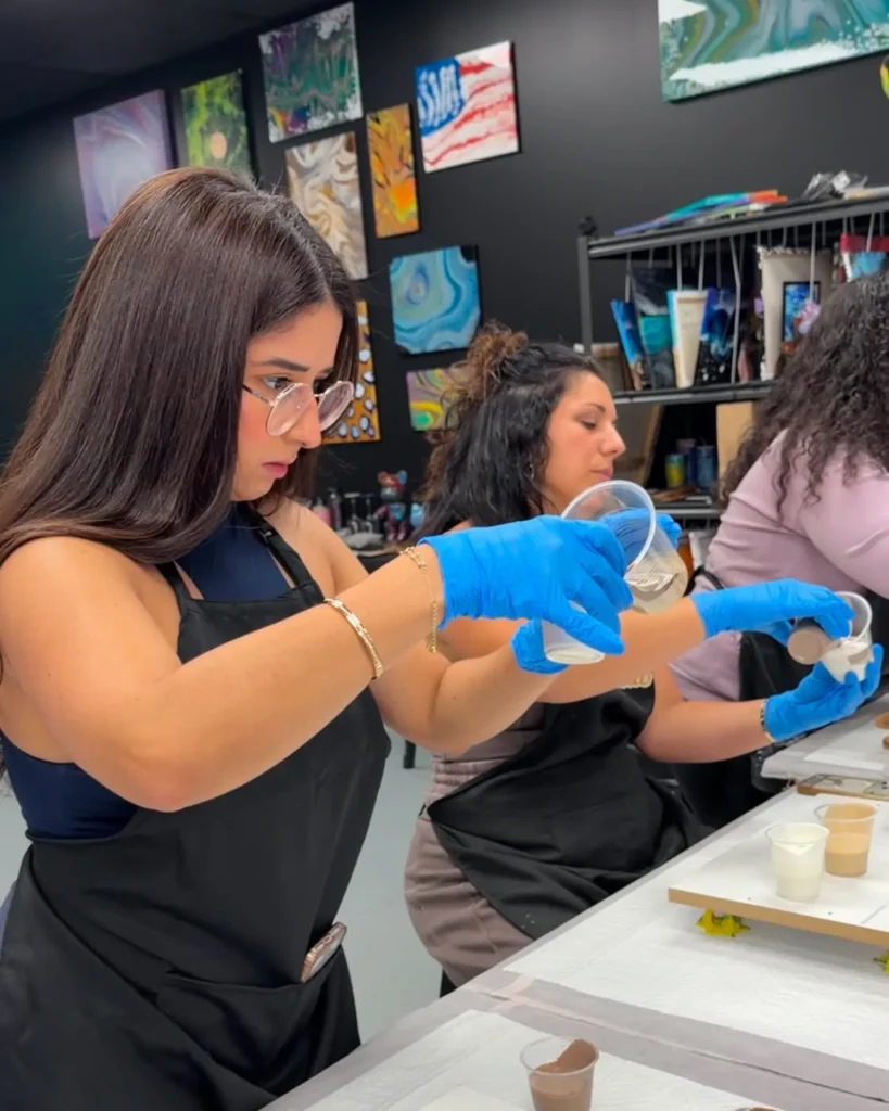 girls-night-resin-pouring-class-naperville-art-studio